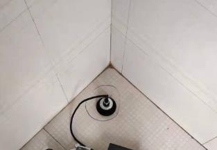 东河卫生间漏水维修之 loft 夹层储藏室毗邻暗管渗水哪家好，推荐诚匠小爱修缮